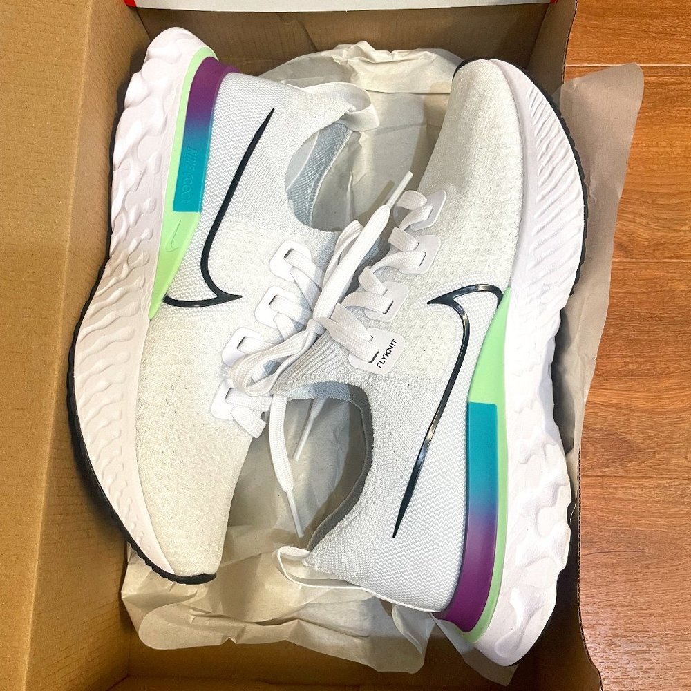 White Nike Tennis Shoes